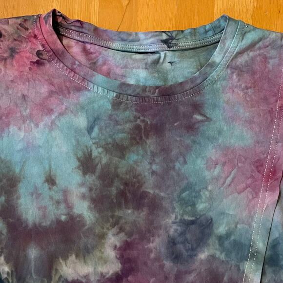 Ice Dyed Short-sleeve T-shirt - Split Hem Top Orchid Teal Gray (Women's XLarge) - Picture 3 of 10